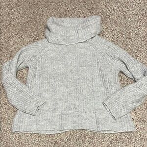 Elsa manda alpaca Cozy Gray Turtleneck Sweater